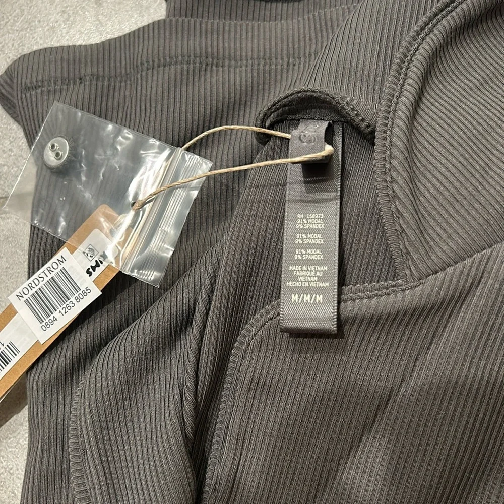 SKIMS Soft Lounge Sleep Set Shorts- Gunmetal - Picture 2 of 3